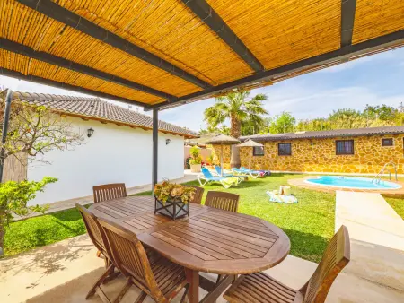 Location gite à Cártama, Gîte rural à Cártama avec piscine et espace privé
