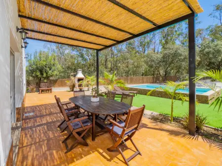 Location gite à Alhaurín el Grande, Gîte rural à Alhaurín el Grande avec piscine privée et fibre optique