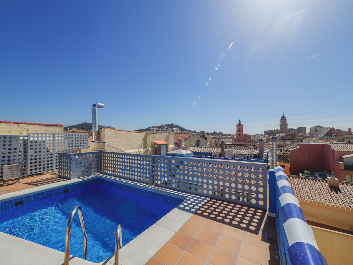 Appartement 1 chambre avec piscine toit au cœur de Malaga - Photo 12