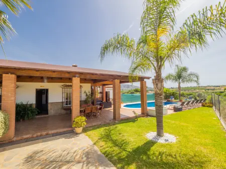 Location gite à Alhaurín el Grande, Villa rurale avec piscine privée et vue montagne à Malaga