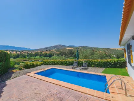 Location gite à Guaro, Maison de campagne avec piscine privée à Guaro, 6 pers.