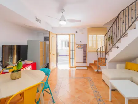 Maison typique à El Palo, Malaga, à 30m de la plage avec terrasse et climatisation - Photo 4