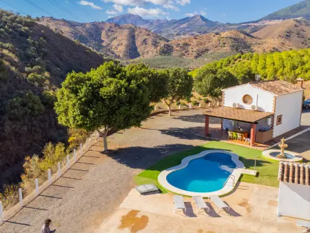 Location gite à Pizarra, Maison de Campagne à Pizarra avec Piscine Privée