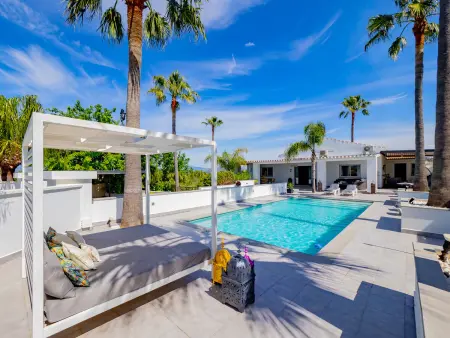 Location gite à Alhaurín el Grande, Maison de campagne à Alhaurín el Grande avec piscine privée