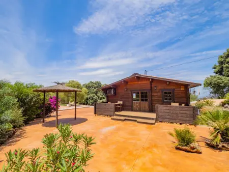 Deux Chalets en Bois Paisibles pour Familles avec Piscine - Photo 1