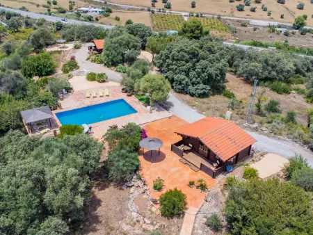 Deux Chalets en Bois Paisibles pour Familles avec Piscine - Photo 2