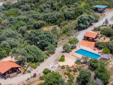 Deux Chalets en Bois Paisibles pour Familles avec Piscine - Photo 4