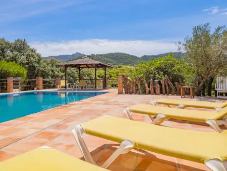 Deux Chalets en Bois Paisibles pour Familles avec Piscine - Photo 8