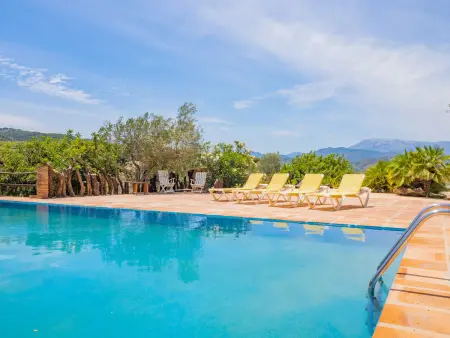 Deux Chalets en Bois Paisibles pour Familles avec Piscine - Photo 9