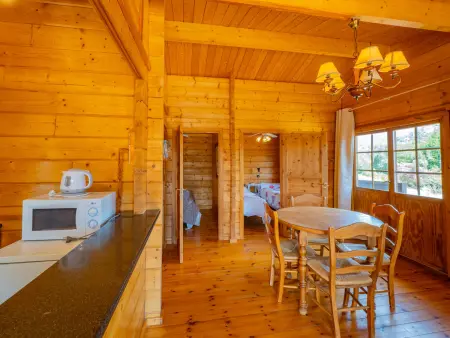 Deux Chalets en Bois Paisibles pour Familles avec Piscine - Photo 24