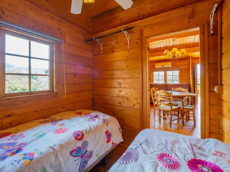 Deux Chalets en Bois Paisibles pour Familles avec Piscine - Photo 28
