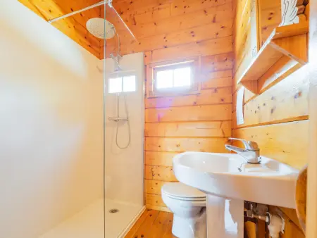 Deux Chalets en Bois Paisibles pour Familles avec Piscine - Photo 34