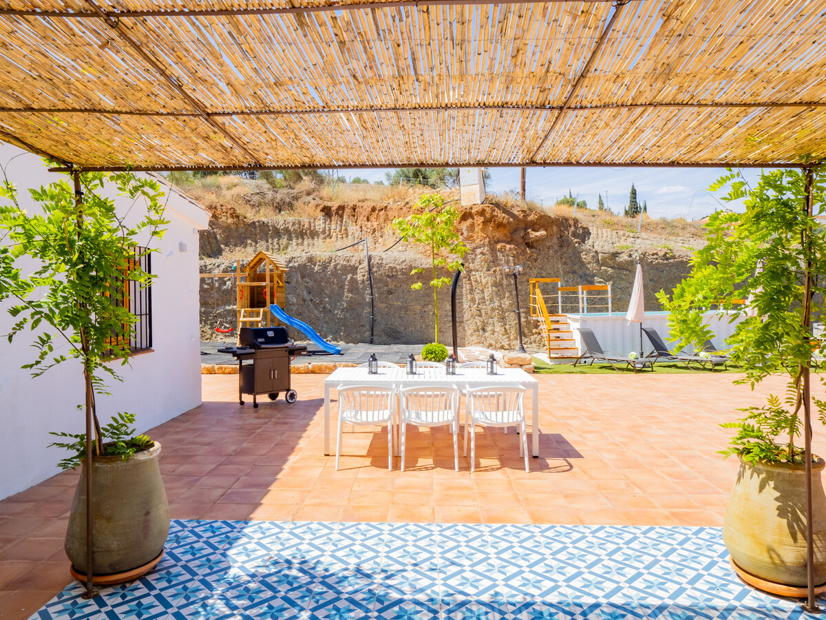 Gîte 8 pers. à Cártama : piscine, aire de jeux et vues montagne - Photo 5