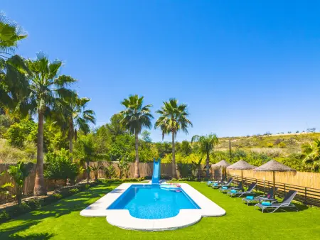 Location gite à Cártama, Maison familiale avec grande piscine privée à Cártama, idéale pour 6 personnes