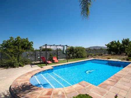 Location gite à Alhaurín el Grande, Charmante maison rurale avec piscine et WiFi à Alhaurín
