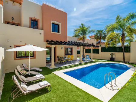 Location villa à Coín, Maison familiale à Coín avec piscine et parking sécurisé