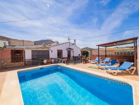 Location gite à Ardales, Charmante maison à Ardales avec piscine privée proche du Caminito del Rey