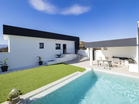 Location gite à Alhaurín el Grande, Maison de campagne moderne avec piscine privée à Alhaurín el Grande