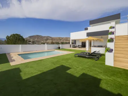 Gîte 6 pers. piscine privée et vue montagne : photo 6