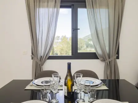 Gîte 6 pers. piscine privée et vue montagne : photo 18