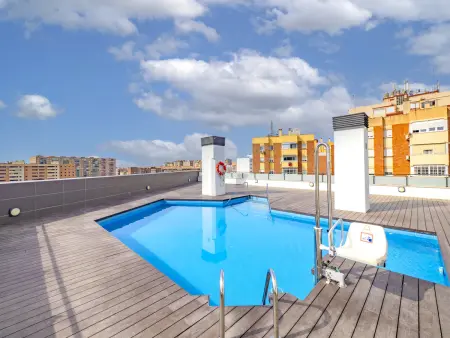 Appartement moderne à Malaga avec piscine et confort urbain - Photo 1