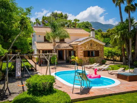 Location villa à Alhaurín de la Torre, Villa de luxe avec piscine chauffée et sauna en Costa del Sol