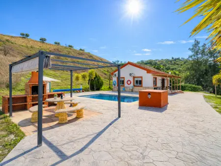 Location gite à Coín, Maison de campagne avec piscine privée et jardin à Coín