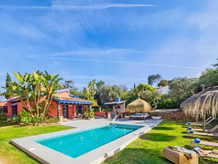 Location gite à Alhaurín de la Torre, Maison de campagne avec piscine privée et jardin à Alhaurín de la Torre