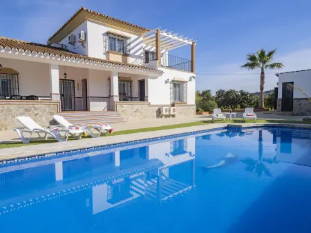 Location gite à Alhaurín el Grande, Maison familiale avec piscine privée près de Malaga
