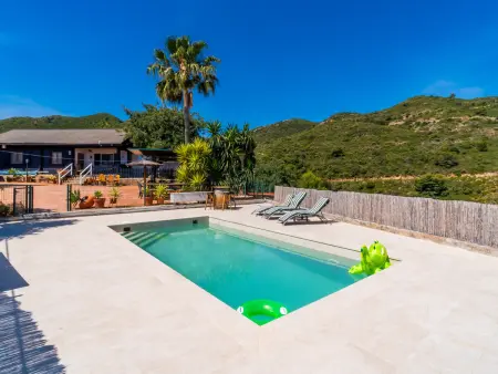 Location gite à Cártama, Maison de campagne à Cártama avec piscine et climatisation
