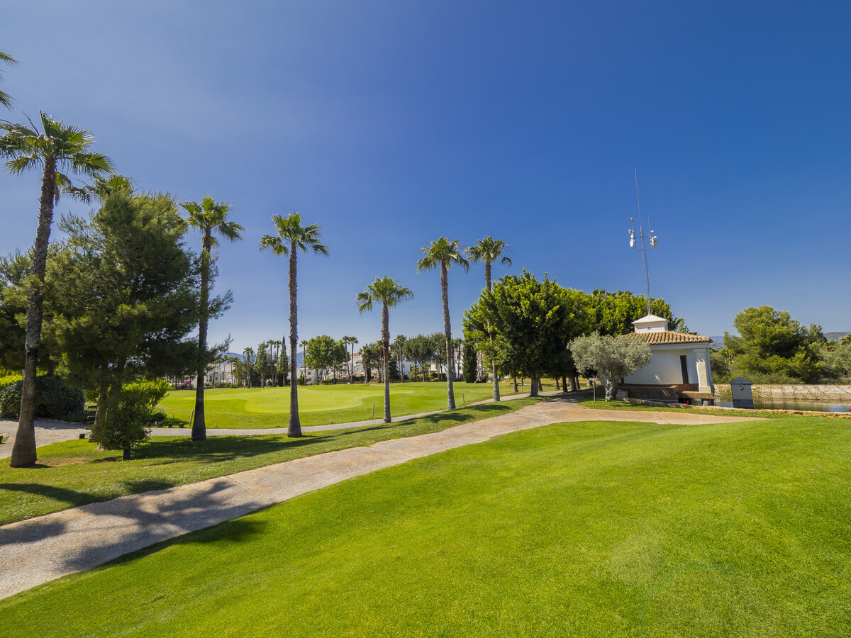 Duplex golf Lauro avec piscine et 2 terrasses privées - Photo 2