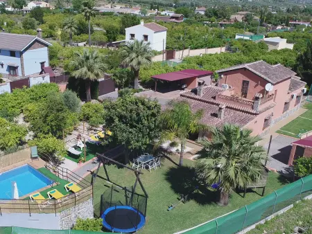 Villa familiale avec piscine privée, jardin sécurisé - Photo 2
