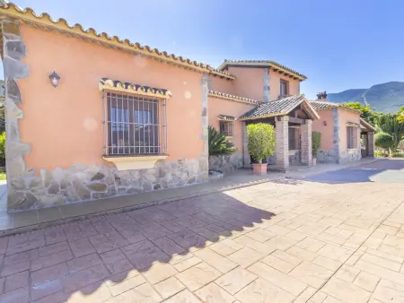 Villa familiale avec piscine privée, jardin sécurisé - Photo 12