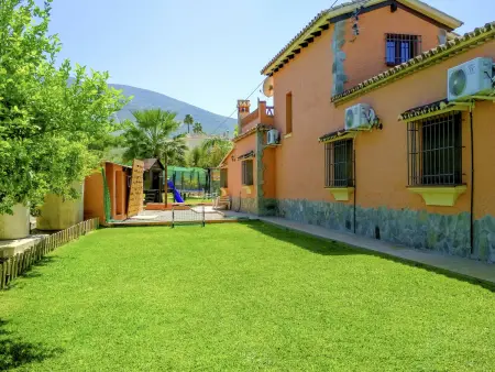 Villa familiale avec piscine privée, jardin sécurisé - Photo 15