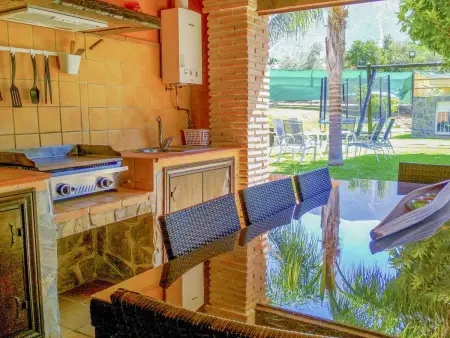 Villa familiale avec piscine privée, jardin sécurisé - Photo 22