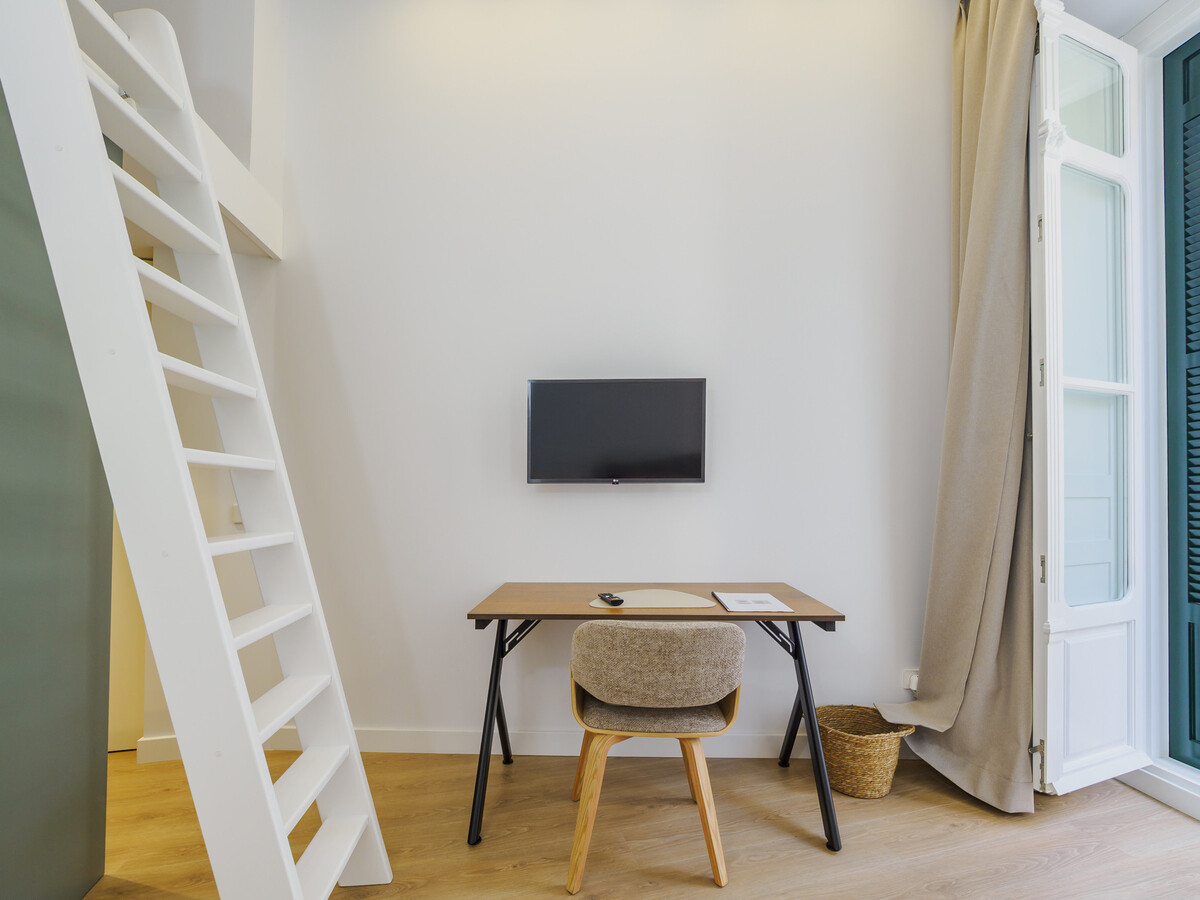 Studio 29 m² centre Málaga, balcon, adultes - Photo 4
