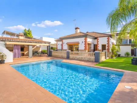 Location gite à Coín, Maison mitoyenne à Coín, piscine privée, 4 chambres, 8 pers