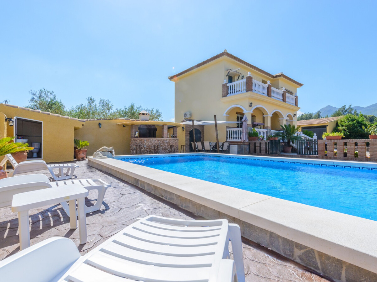 Villa 4 chambres, piscine 9x5m et terrain de jeux à Alhaurín - Photo 5