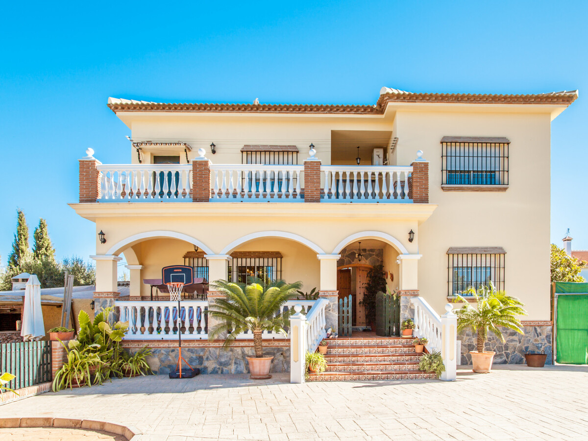 Villa 4 chambres, piscine 9x5m et terrain de jeux à Alhaurín - Photo 7