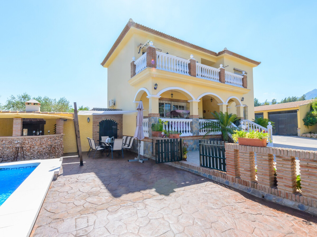 Villa 4 chambres, piscine 9x5m et terrain de jeux à Alhaurín - Photo 12