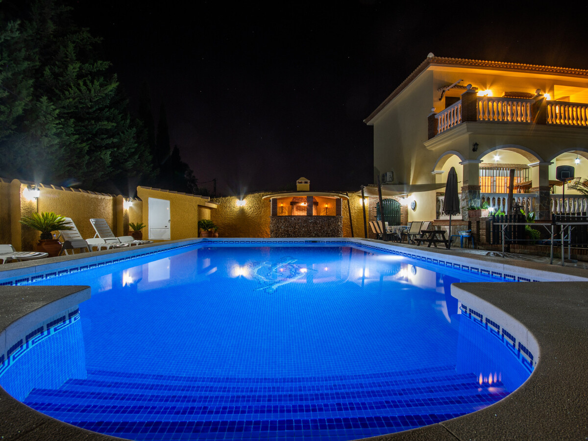 Villa 4 chambres, piscine 9x5m et terrain de jeux à Alhaurín - Photo 13