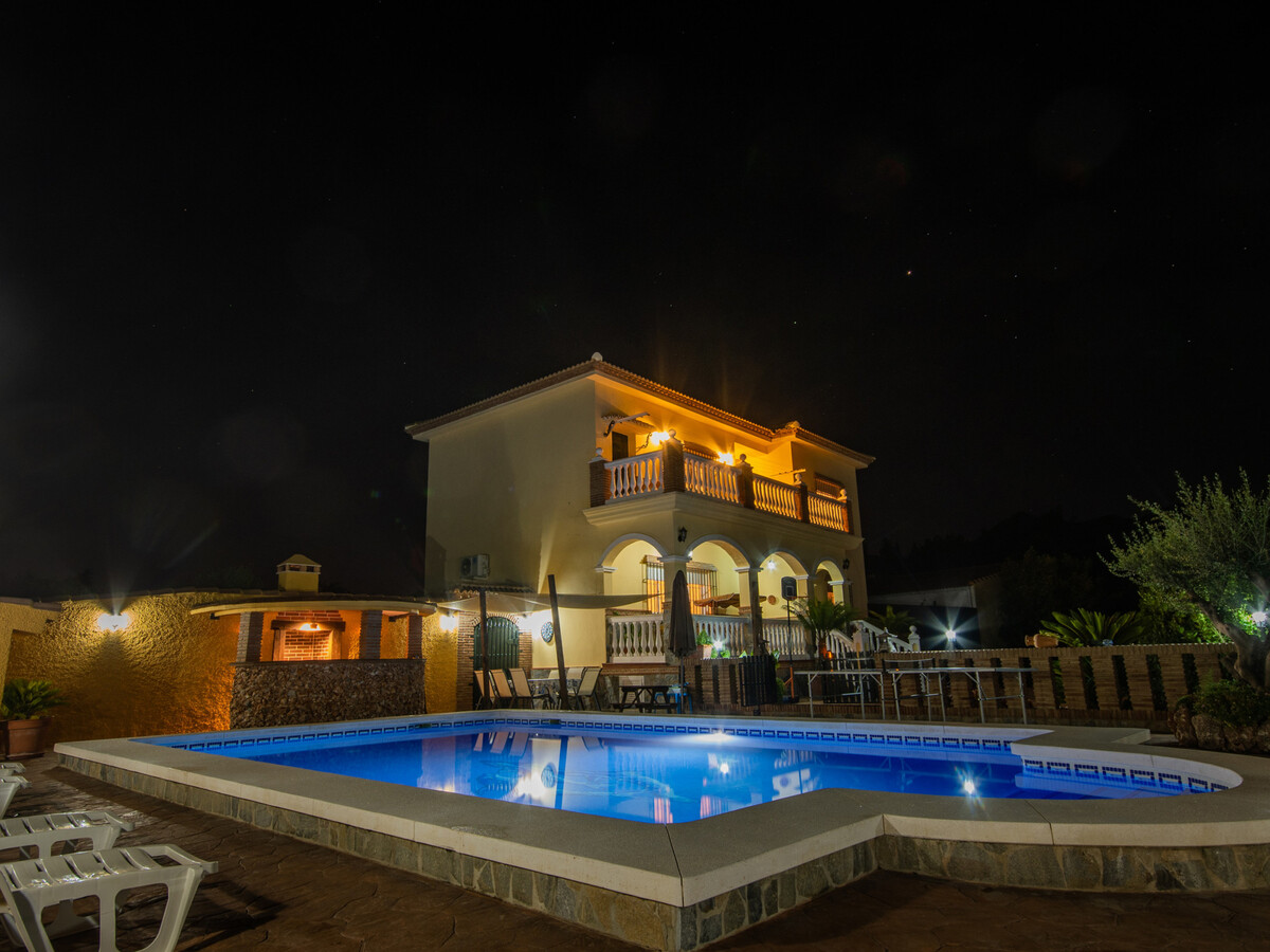 Villa 4 chambres, piscine 9x5m et terrain de jeux à Alhaurín - Photo 17