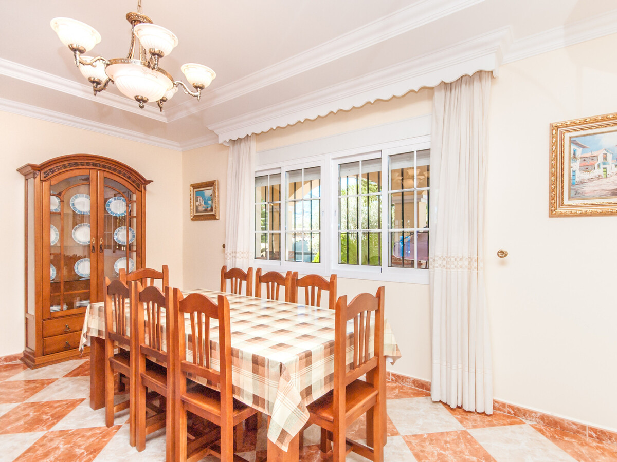Villa 4 chambres, piscine 9x5m et terrain de jeux à Alhaurín - Photo 28
