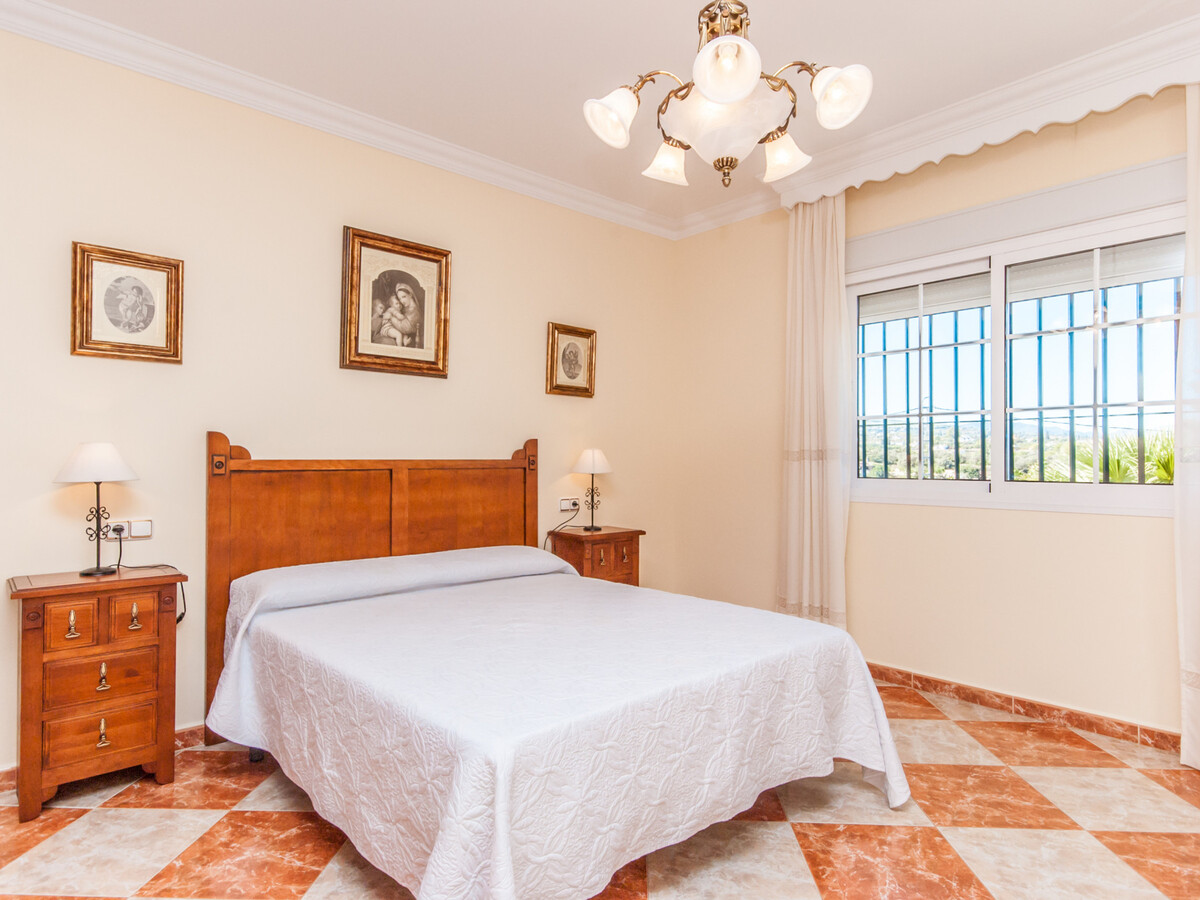 Villa 4 chambres, piscine 9x5m et terrain de jeux à Alhaurín - Photo 31
