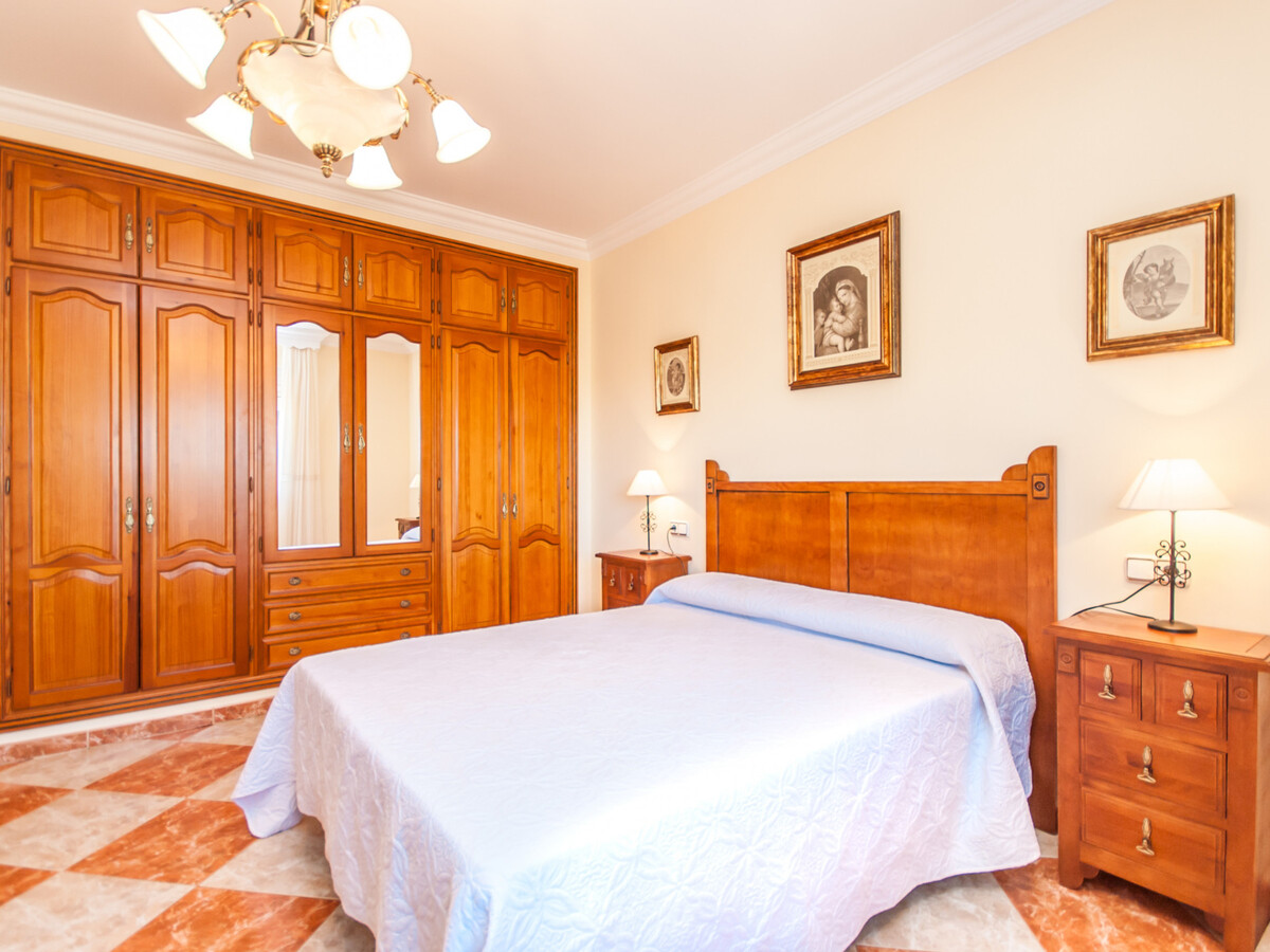 Villa 4 chambres, piscine 9x5m et terrain de jeux à Alhaurín - Photo 32