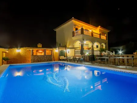 Location villa à Alhaurín de la Torre, Villa 4 chambres avec piscine privée et jardin proche de Malaga