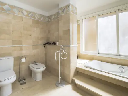 Appartement 170 m² à Elviria, 3 ch., balcon mer, 3 piscines : photo 22