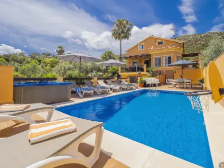 Location gite à Cártama, Grande maison familiale à Cártama avec piscine et jeux, pour 13 personnes