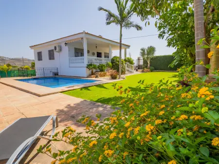 Location gite à Coín, Finca rurale avec piscine privée et climatisation, jusquà 6 personnes