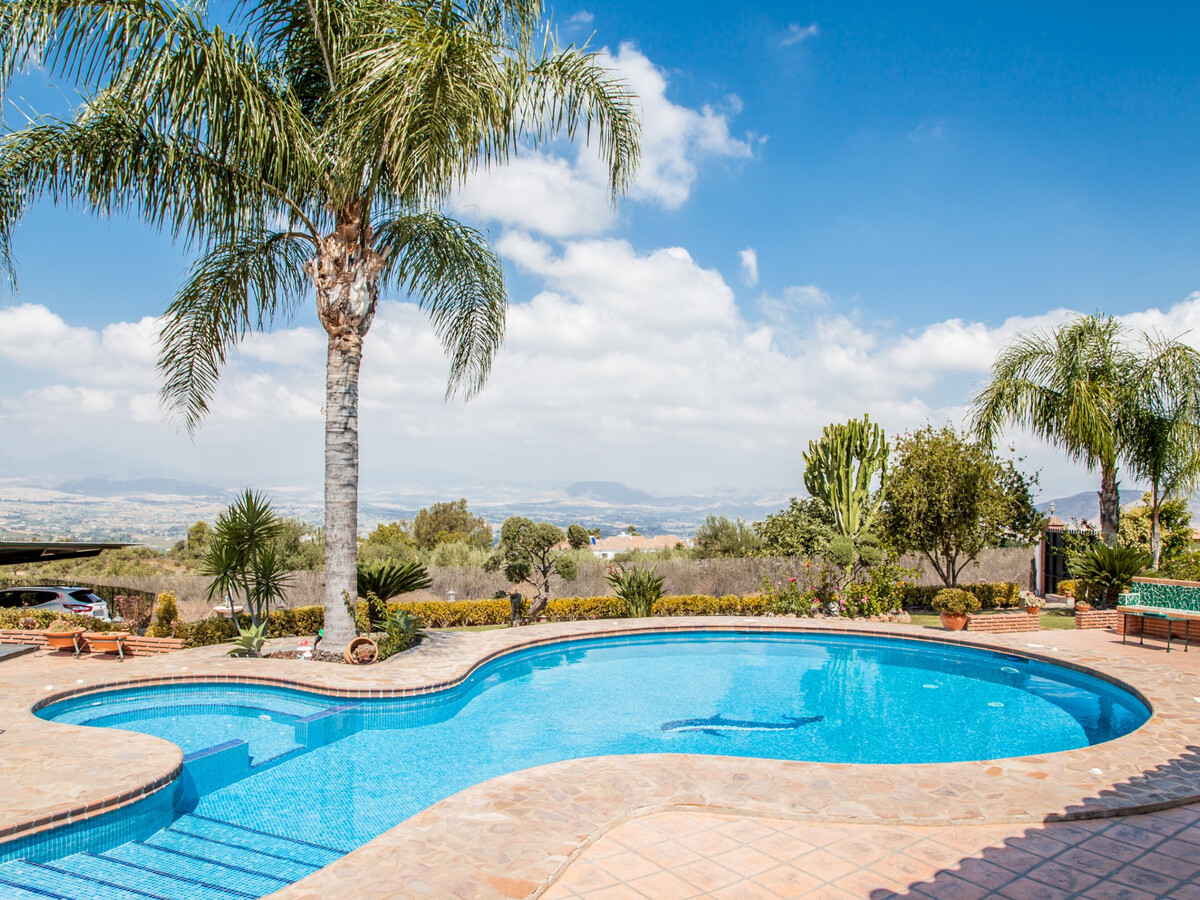 Villa 3 chambres, piscine 11x5m et jardin à Alhaurín el Grande - Photo 3